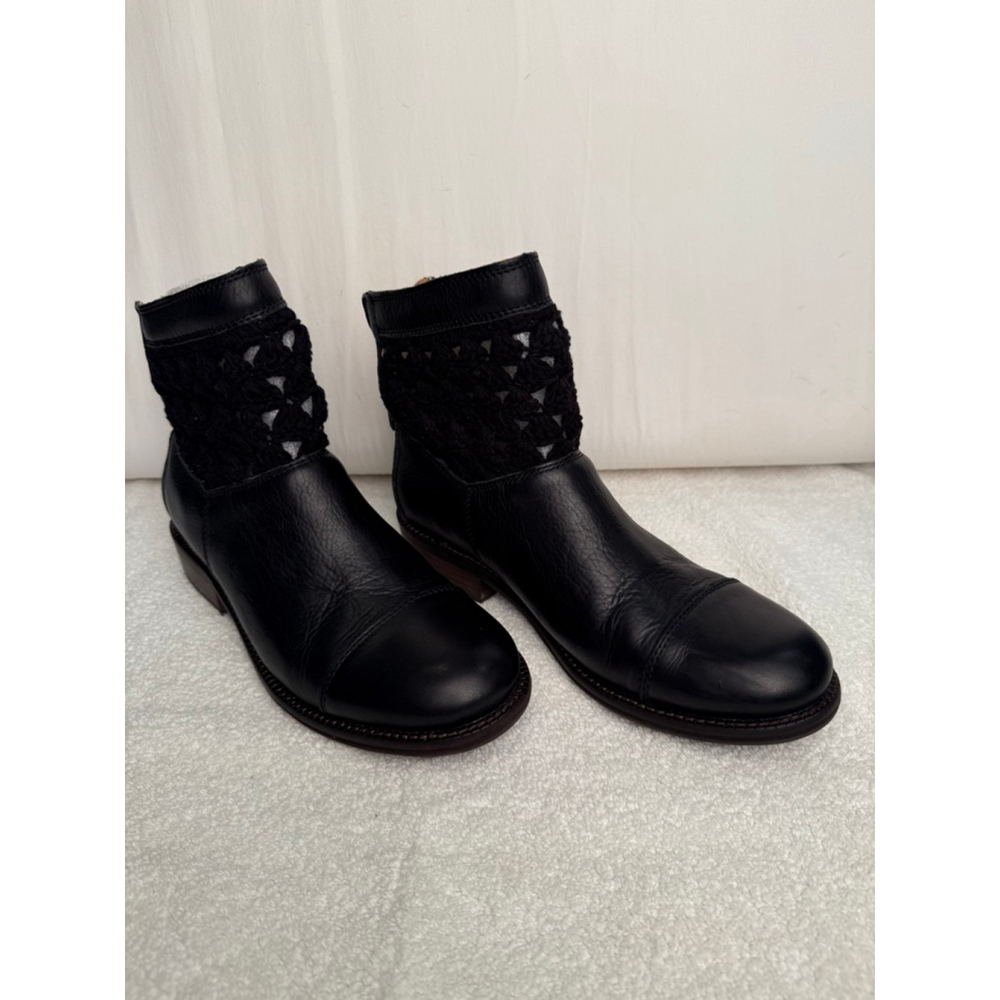 Women's Latigo Black Leather Crochet Ankle Boots Booties Size 8.5 - Picture 3 of 8